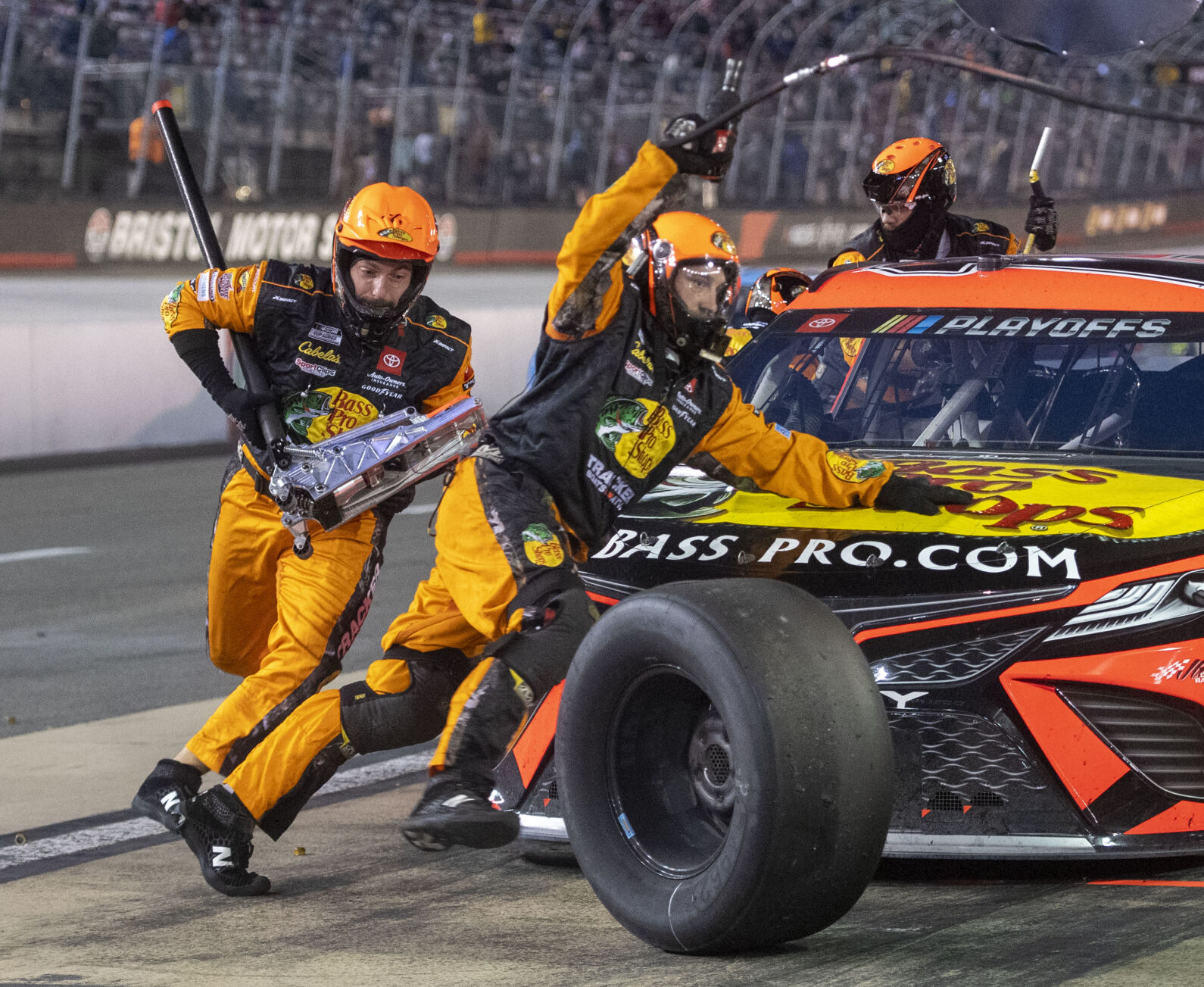 BMS Bass Pro Shops NRA Night Race